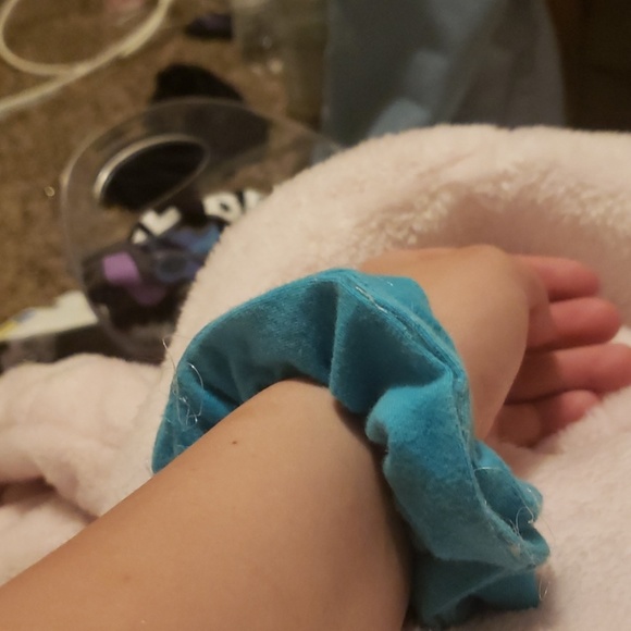 Scrunchie - Picture 2 of 3